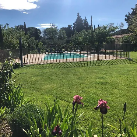 Appart hôtel Domaine Du Mas Foucray *